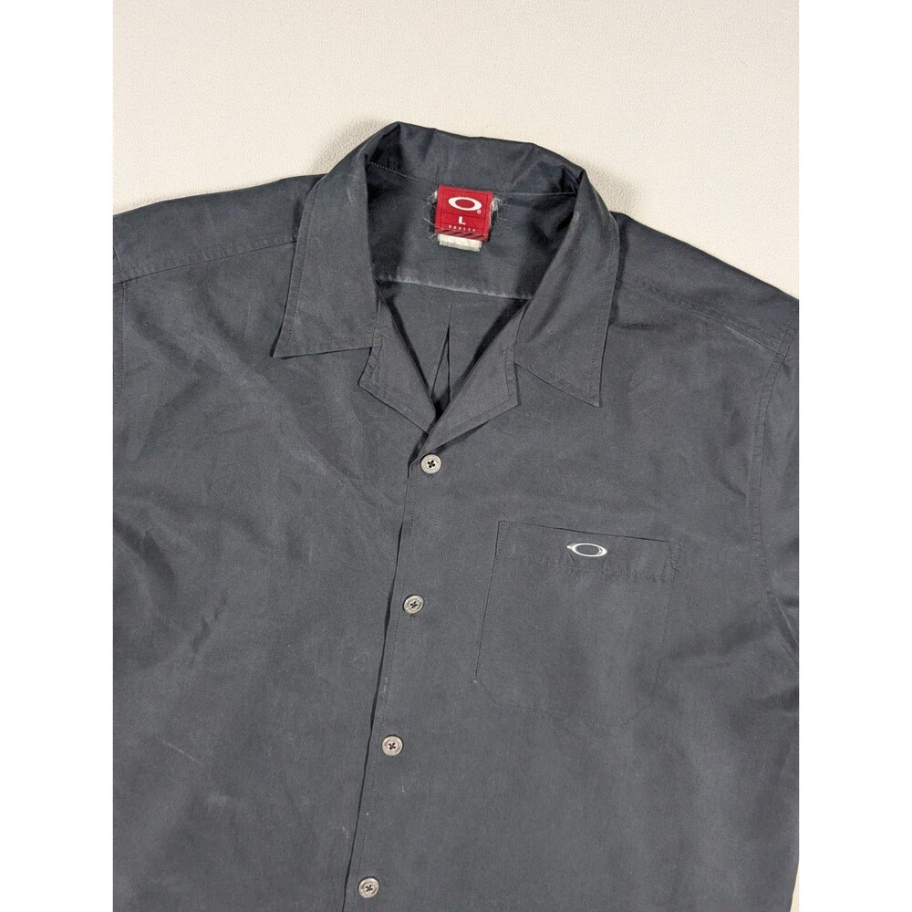 Vintage Oakley Button Down Camp Shirt Large Metal Chrome Logo Short Sleeve Black